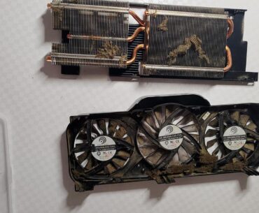 PSA: If you don't hate your PC, please stop smoking near it. Smoker's GTX 770 I was asked to "fix from overheating"