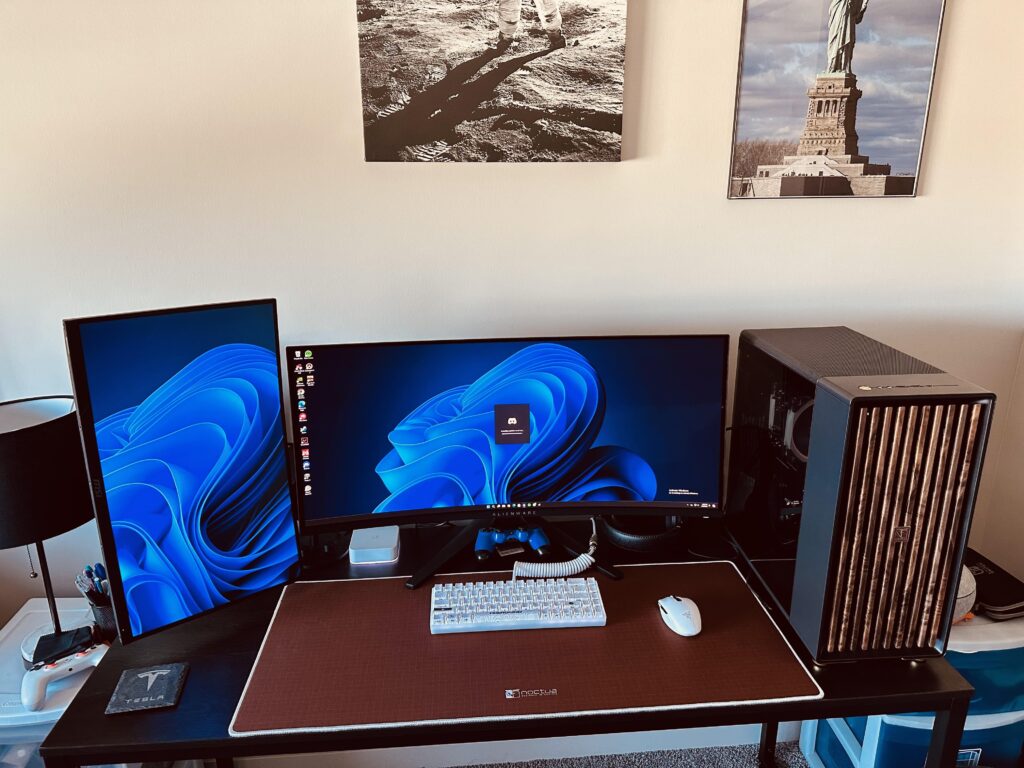 New build. Trying to go for Noctua theme…. Waiting on my key caps