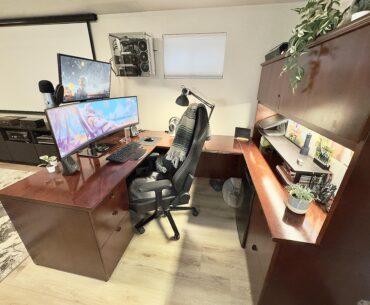 Free desk, just had to break my back to get it down the stairs into my basement. Thoughts on the setup?