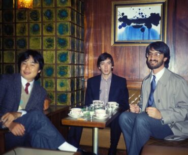 In 1989, a Nintendo bigwig licensed SimCity on the spot by sliding a million dollar check across the table