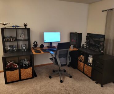 Any ideas of what to put on the wall to tie this setup together?