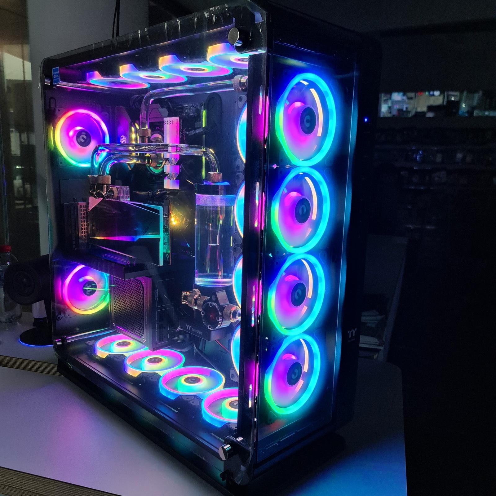 How many case fans do you really need? FPSHUB