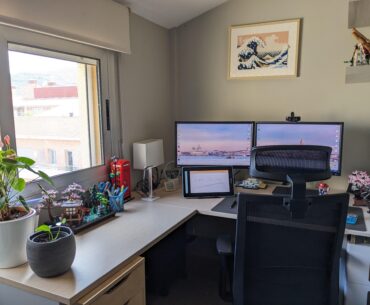 WFH setup 2024 update. More screens, more legos