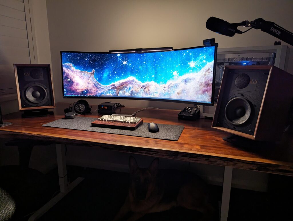 New desk and speakers. Already had the Woofer