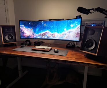 New desk and speakers. Already had the Woofer