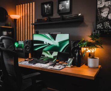 My cozy space ✨ Next move: standing desk