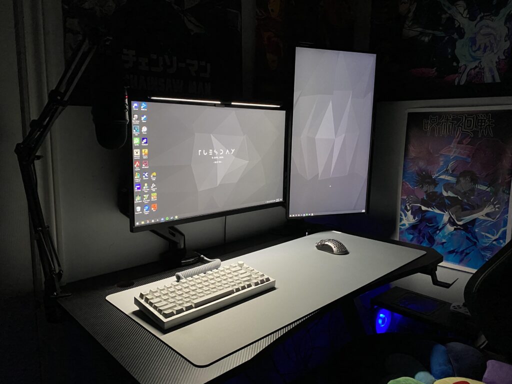 Added a monitor light to change up the vibes