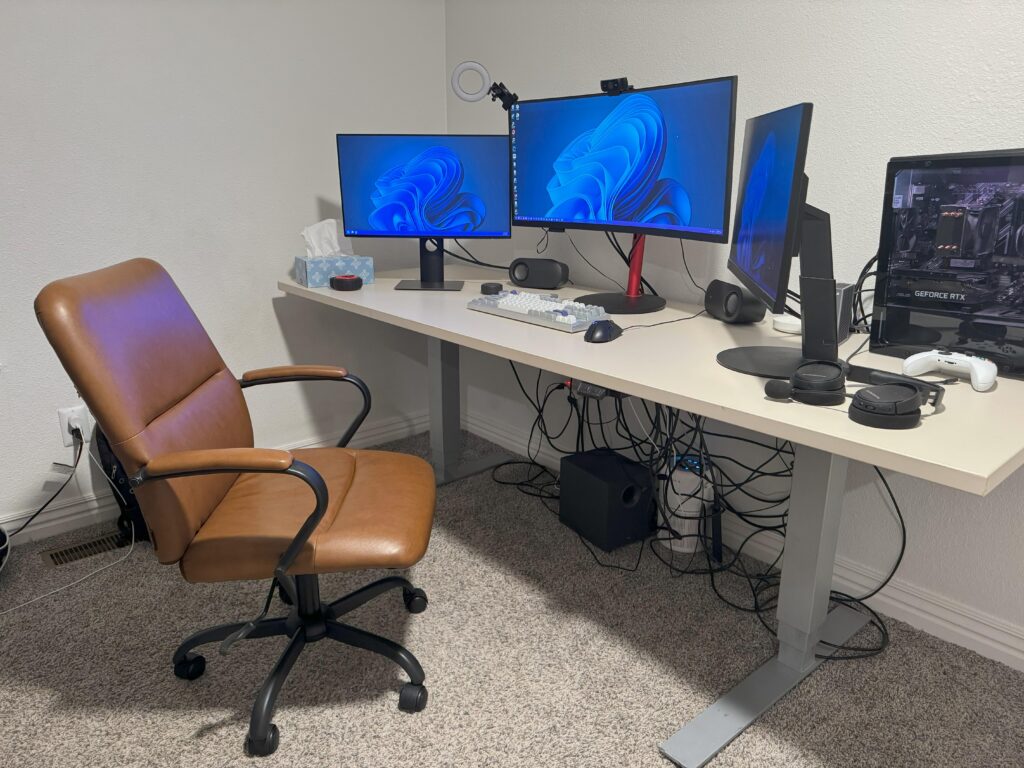 Finally got a new desk, now the setup needs some color (cable management incoming)