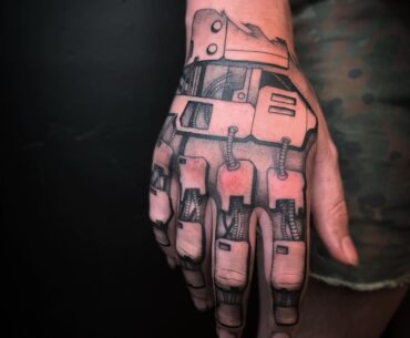 I got a cyberpunk tattoo :)