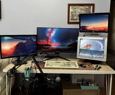 How many monitors do you guys use