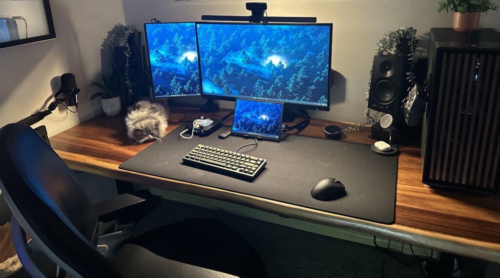 Desk feels a little empty, any suggesstions?