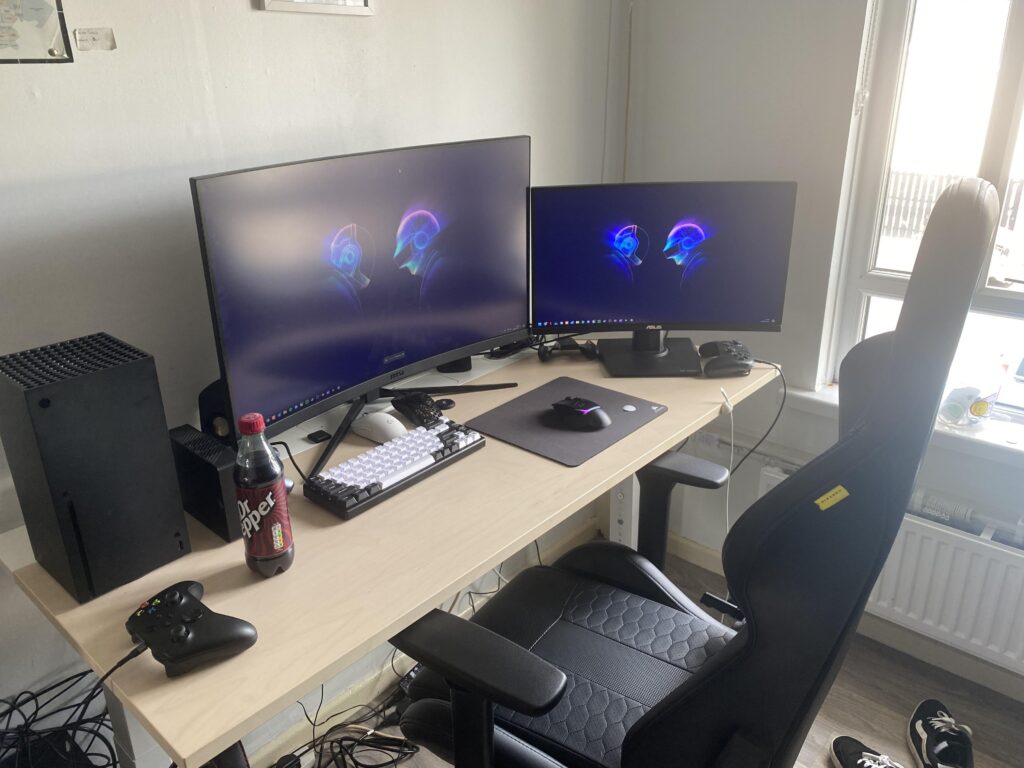 New Desk who dis?
