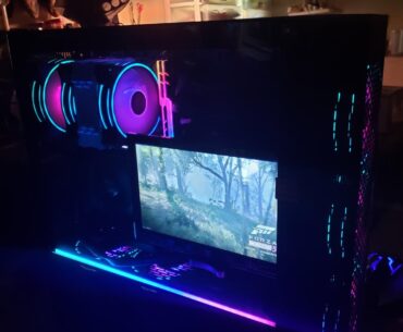 Got bored and just rebuilt my 3rdcpc back up, and swapped mobos around and ended up with a itx board in my lancool2 I cut the front panel and added my own mesh, but also squeezed in a little 10in screen in front of my rtx 3070 and ryzen7 3800xt..looks different , ill leave it till I get more drives