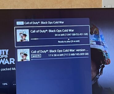 I inserted the disc version, why is it downloading the game from scratch?