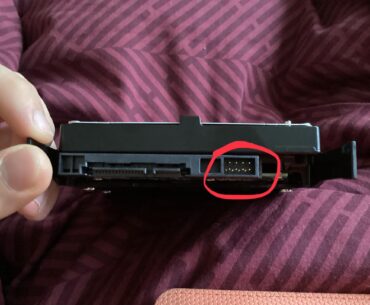 Please tell me what this connector on the HDD is called and why it is needed!