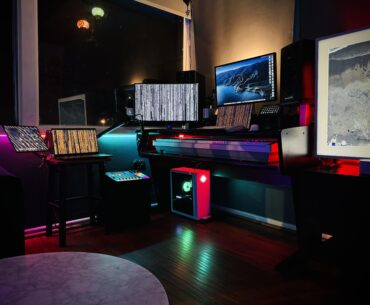 I started my own Live Streaming meme token, so I upgraded my #BattleStation to an ultra mega mega desk so I could dev harder 🫡