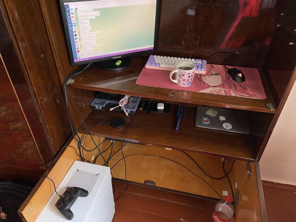 My battlestation in a rental apartment
