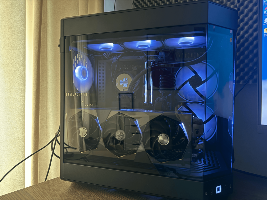 I've build a new pc but I am dissapointed about the aesthetics. I need your guys opinions!