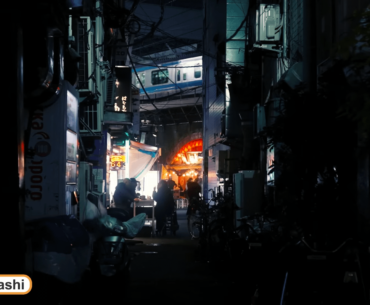 Damn, some alleyways in Tokyo can be really cyberpunk like