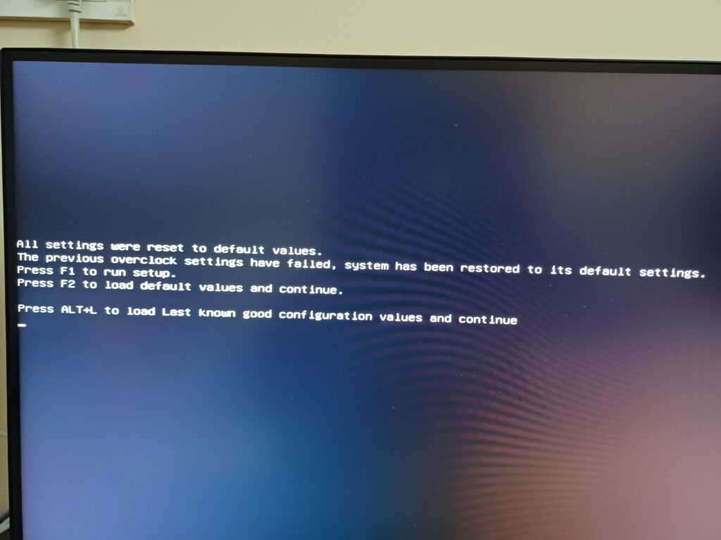 i7 9700k (not overclocked)  is crashing 2 min into every game i play (XMP disabled)  . Changing XMP profile cause boot failure