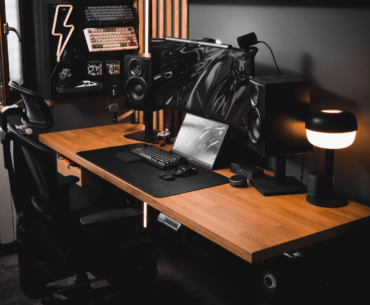 Summer update: standing desk, lights, decors