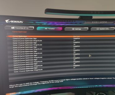 System freezes and reboots while in load, but no BSOD.