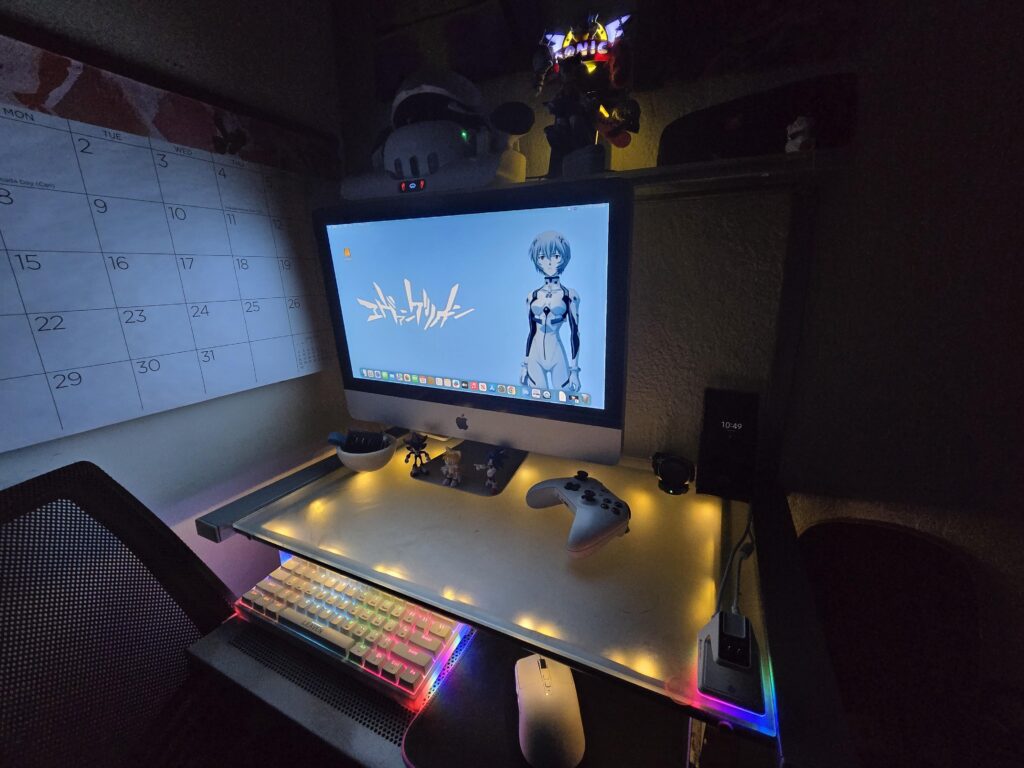2011 iMac "battlestation" (ft. temu peripherals)
