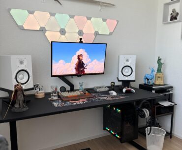 New desk setup, upgraded from Ikea Karlby+Alex Combo. I am satisfied.