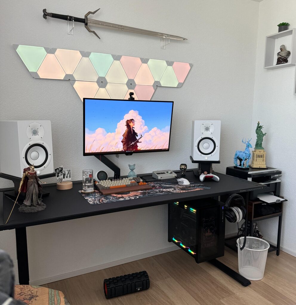 New desk setup, upgraded from Ikea Karlby+Alex Combo. I am satisfied.
