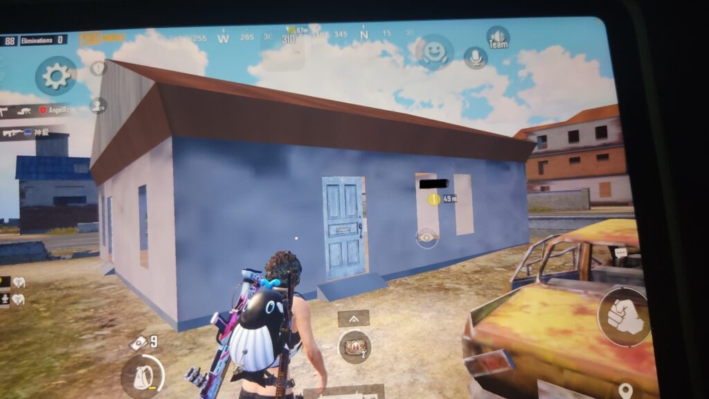 Dear devs. Please fix this. I have uninstalled the game, updated IOS, reinstalled the game but the problem persist.