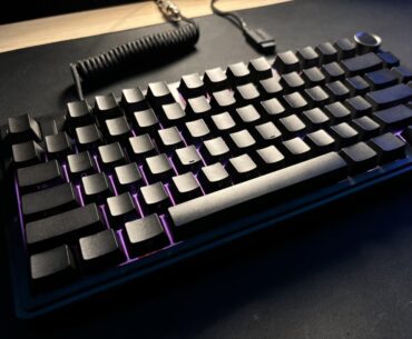 Got that new keeb and mouse combo. All black is actually looking real pretty.