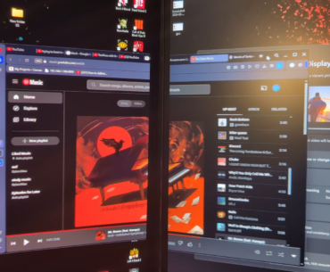 Window change color if it is fully on the other monitor