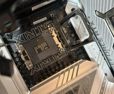 Thermal paste on cpu socket