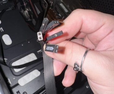 Whoever thought this cable design was a good idea needs to be hospitalized