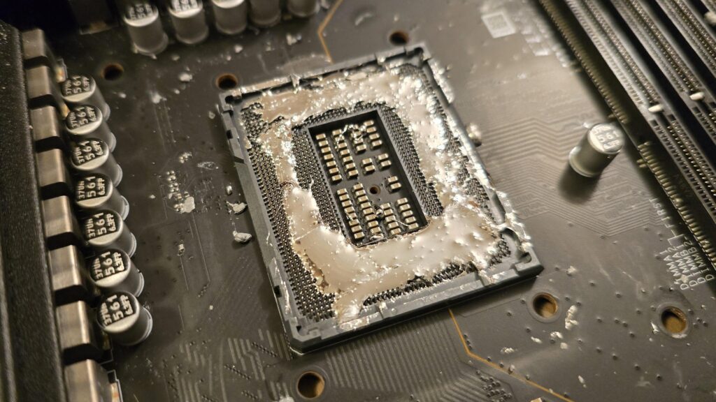 Is this enough liquid metal? Or should I put more to cover the sides better? /s