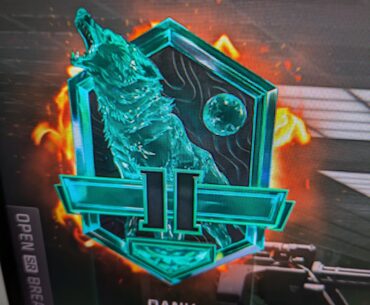 Your emblem in ranked after a win looks so cool