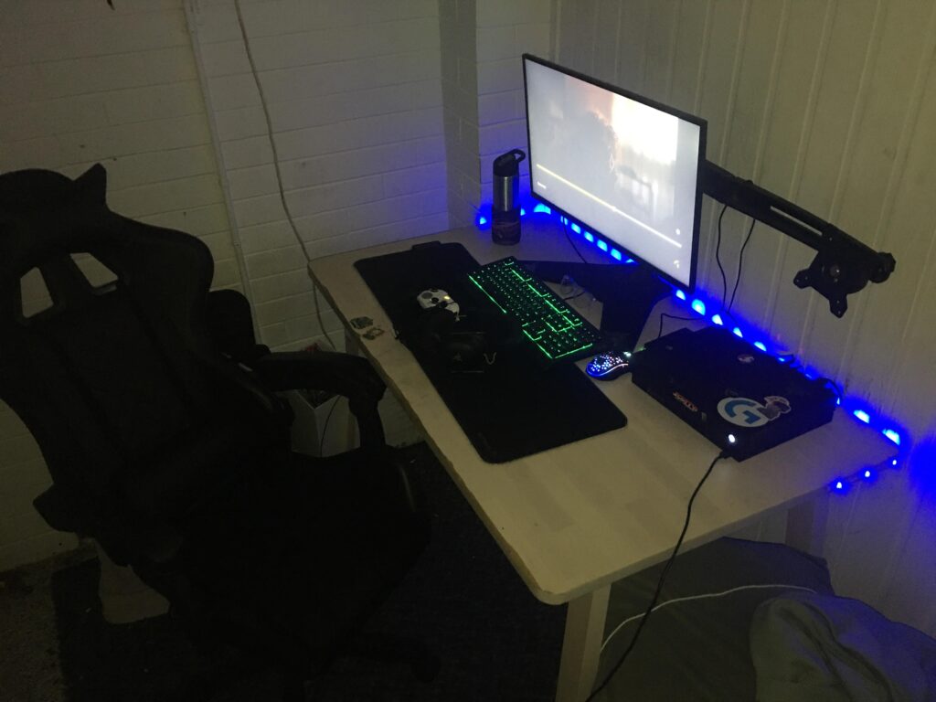 the start of my dream gaming setup and got a few things coming in.