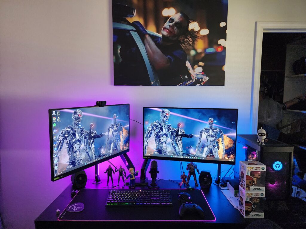 Recently added the artwork, camera and a mic. This is how it's going to be for a while now so I thought I would make a post. Cheers everyone and Happy 4th!