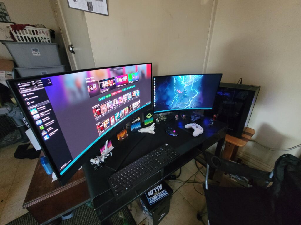 My first ever build/battle station. Won the Ultrawide QLED from UFDtech. Thanks a million Brett! Congrats on the million followers!