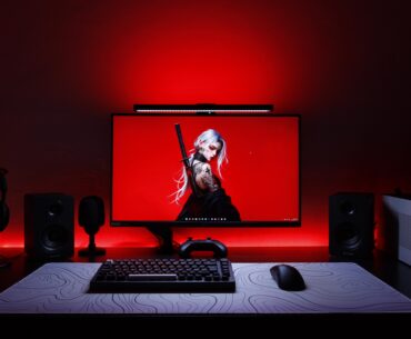 SFF Gaming Setup, empty wall?