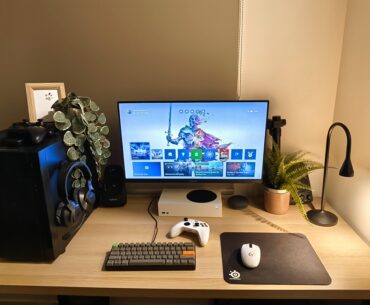 Pretty modest battle station in the study.
