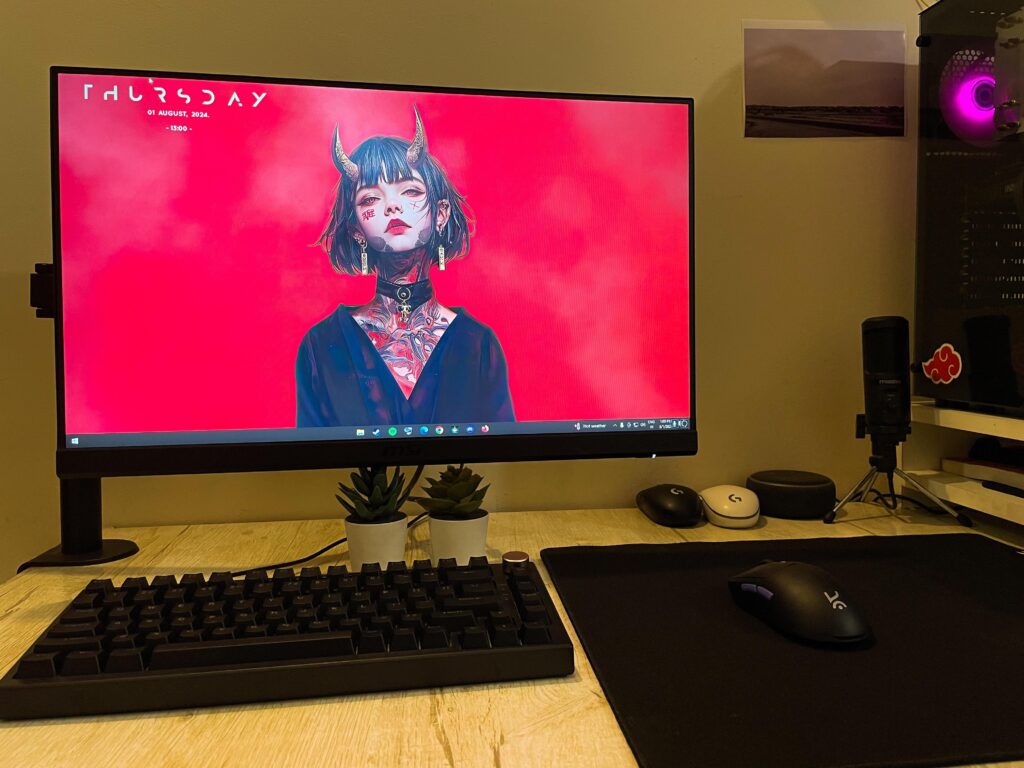 Just a lil something, will upgrade the monitor in the near future though