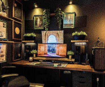 After lots of months of work and passion, introducing my new dark and wood setup.