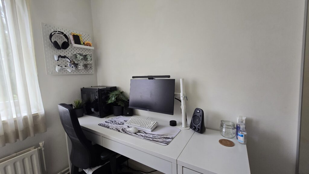 Need help finding ideas on what to put on the wall of my room! Need help finding ideas on what to put on the wall of my room!