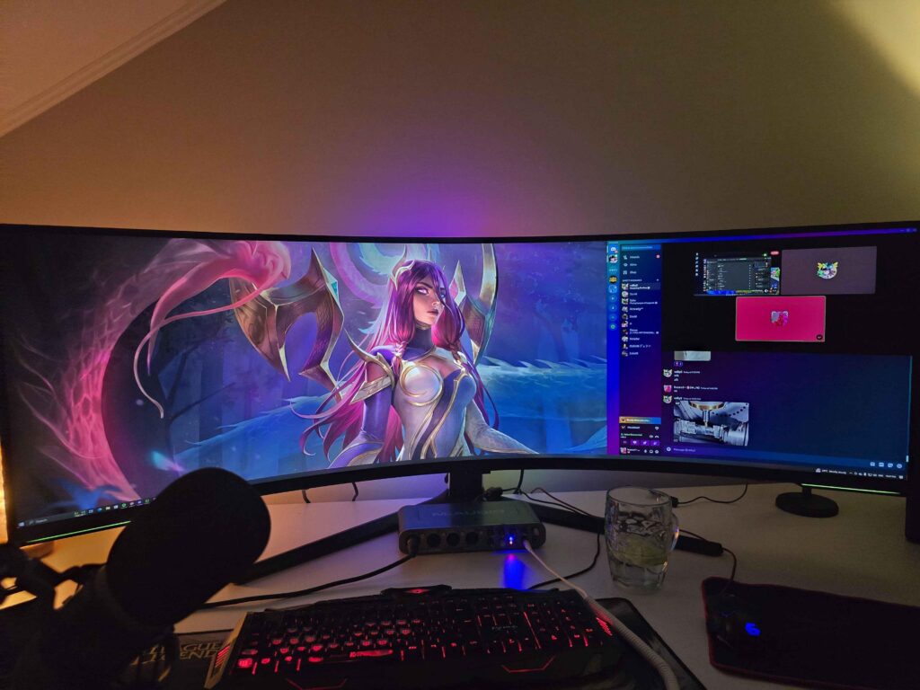 Is it possible to "paint" the edges white of your monitor? I'd like it to match my new setup. 🤍