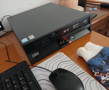 My brother got gifted this beast and it has a pantium 4ht 1.60 ghz , 2 gb ram, 512 disk. He just wants to play minecraft, I dont even know if minecraft runs on 32 bit systems, any advice? Surely settings up windows 10 wasn't a good idea,