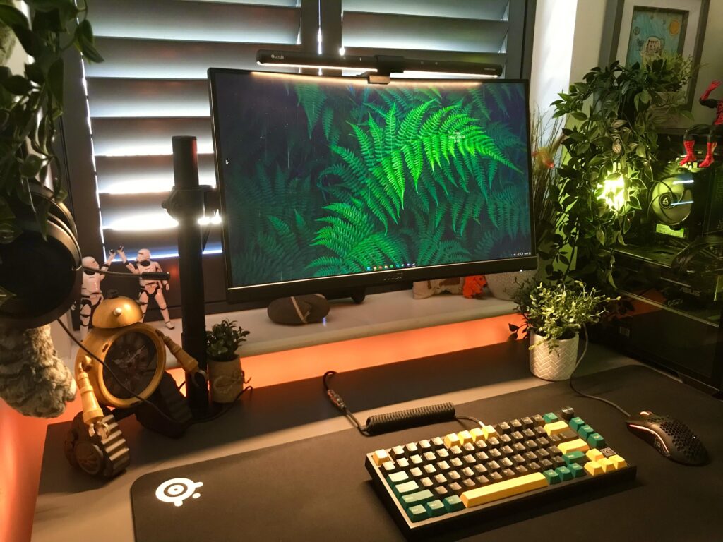 Everyone needs a robot on there desk