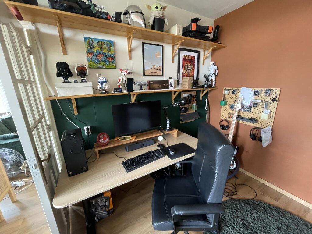 My desk, no where near how I eventually want it but it does the job for now.