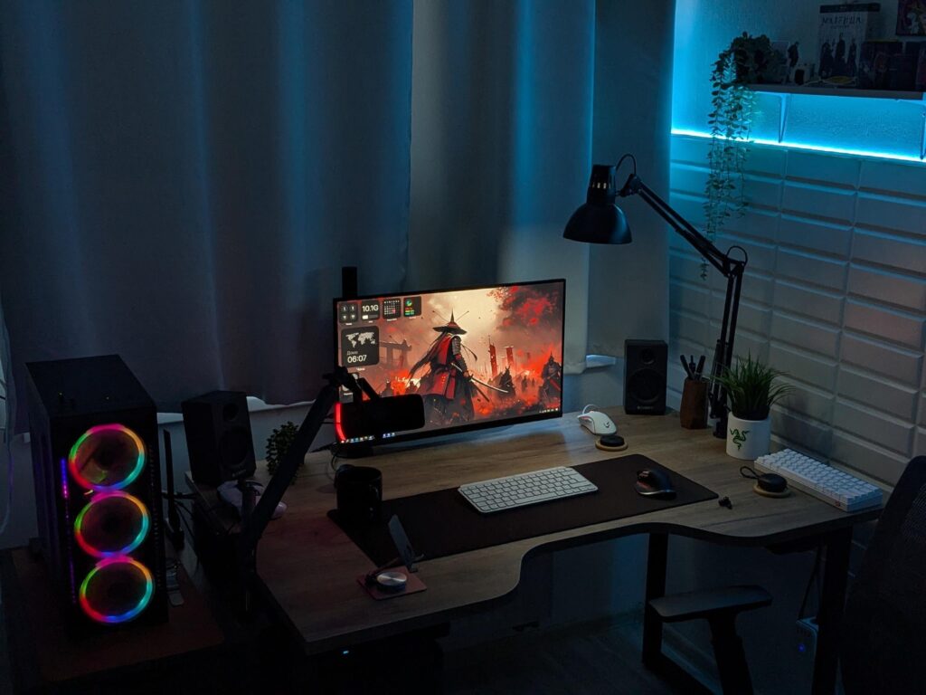 Yes, I have 2 mouse and 2 keyboards, one set for work and one for gaming