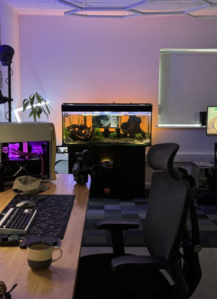 I built a fishtank PC - FPSHUB | FPS GAMES HUB |FPS GAMING HUB